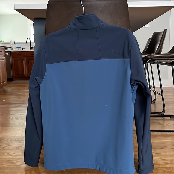 Men's North Face - Picture 2 of 3